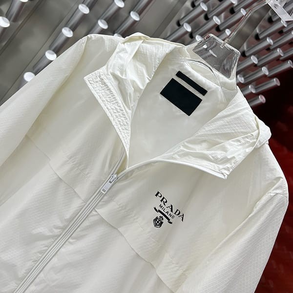 《大人気》プラダ Re-Nylon ウィンドブレーカー ジャケット レプリカ puy90009